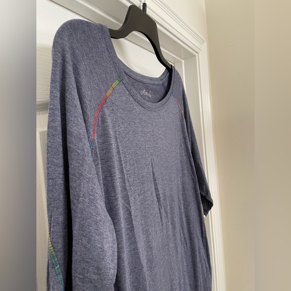 Aveva 3/4 sleeve tee top size Large- heather blue and contrast stitching NWT - Picture 2 of 6